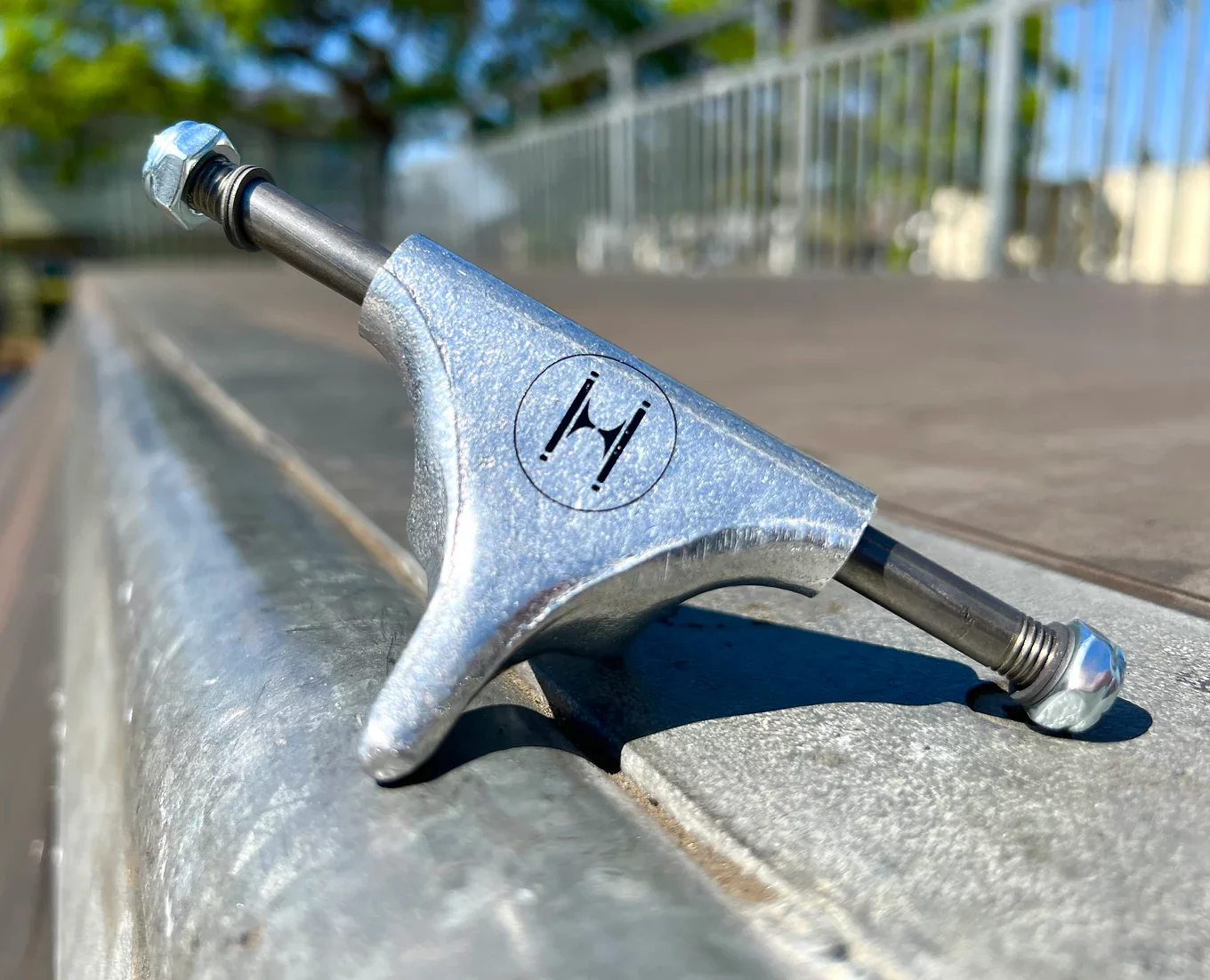 Huck Roller Skate Trucks 2.5" - Image 2