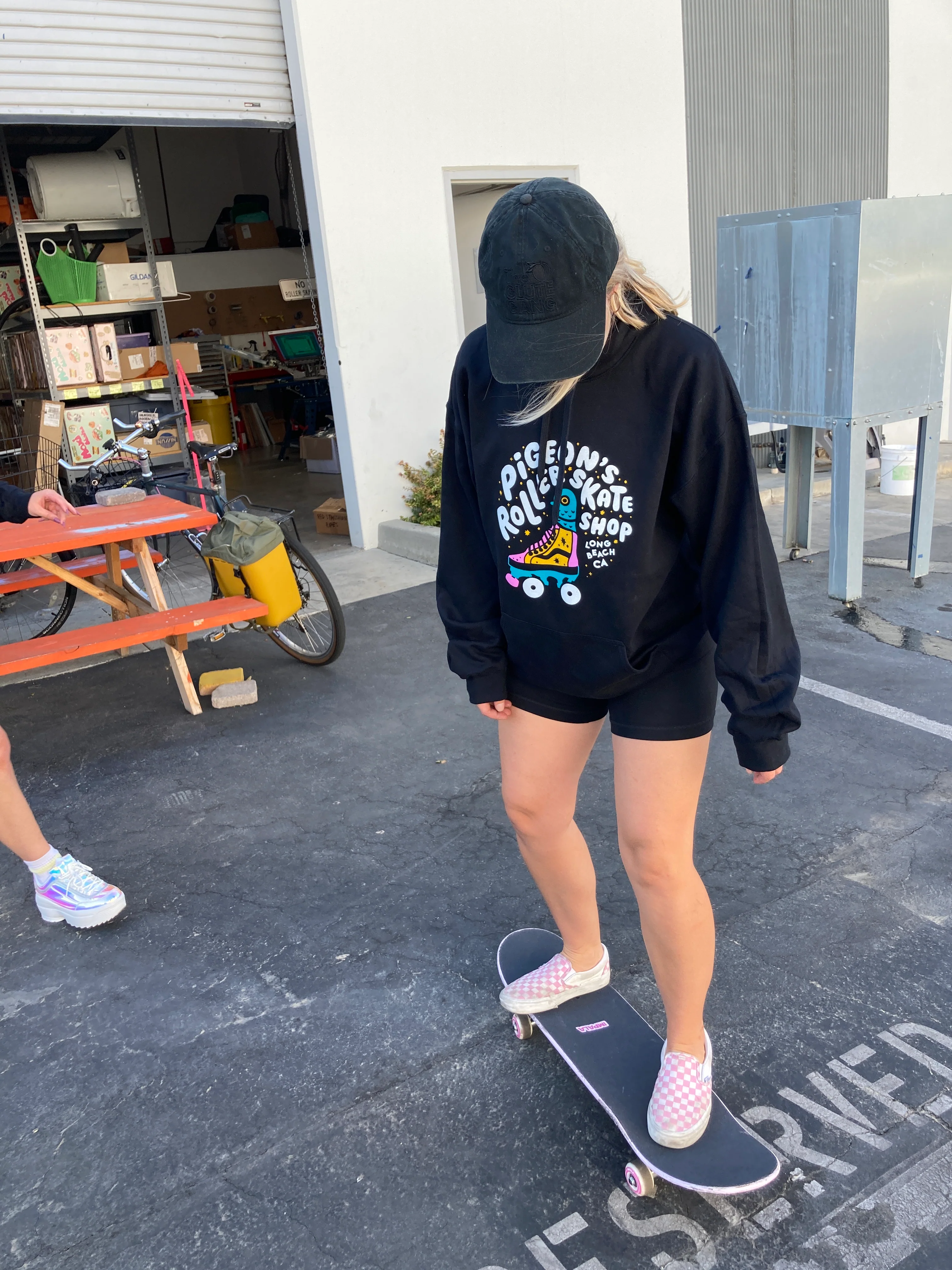 Pigeon's Roller Skate Shop Unisex Hoodie - BLACK - Image 2